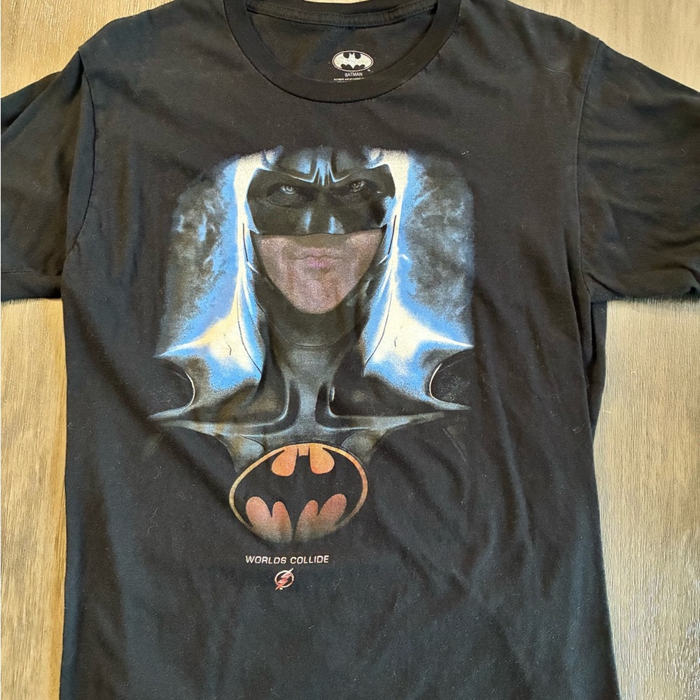 Hot Topic Black Batman Short Sleeve Tee